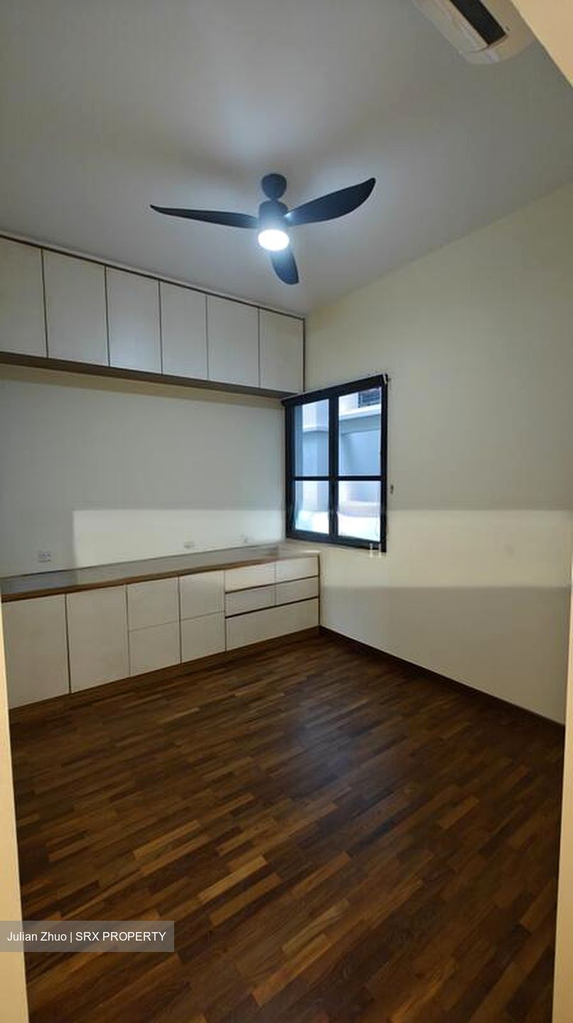 The Waterina (D14), Apartment #579637531